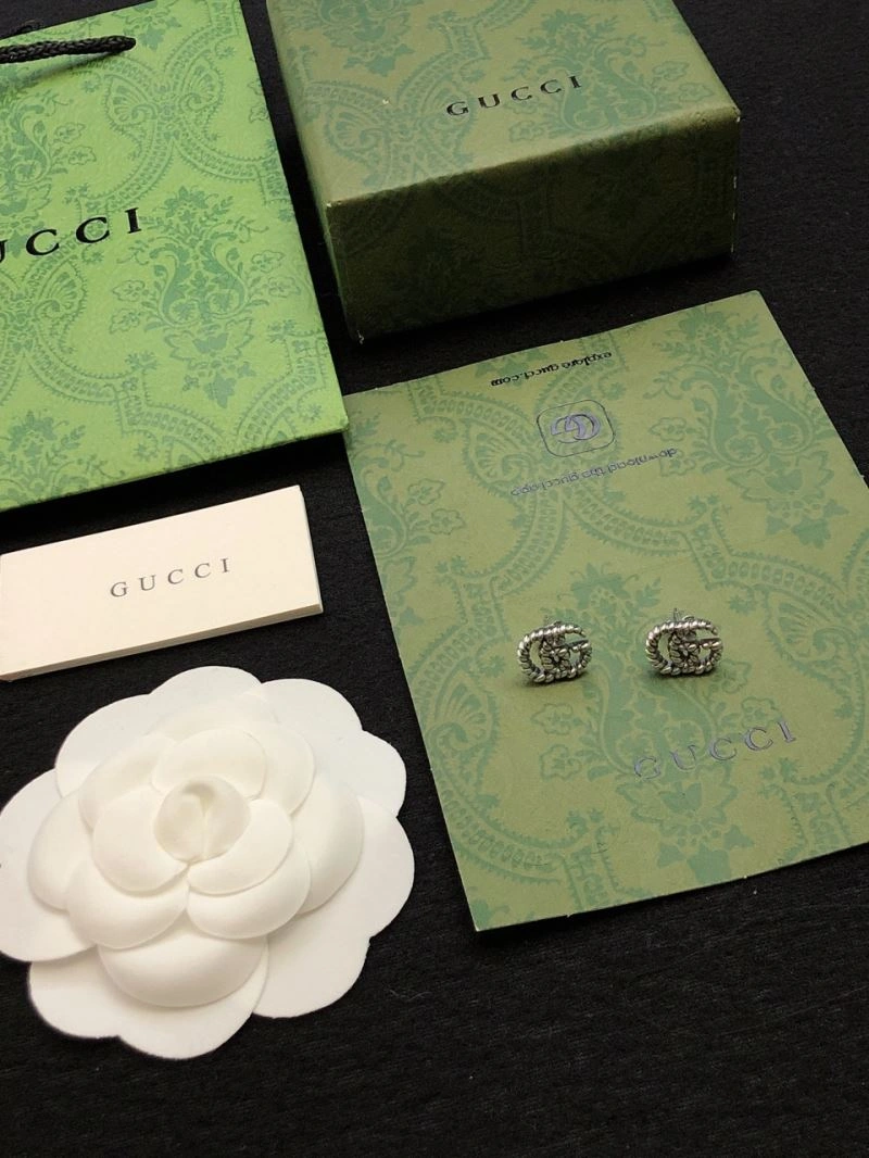 Vibrant Chanel Earrings 231830