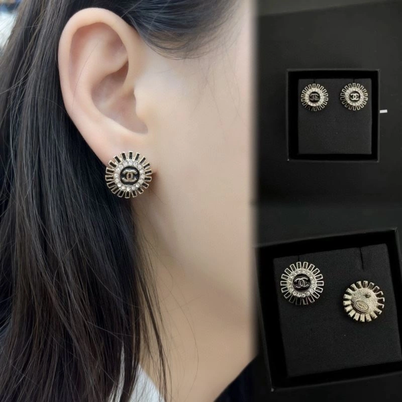 Chanel Earrings Sleek 231824