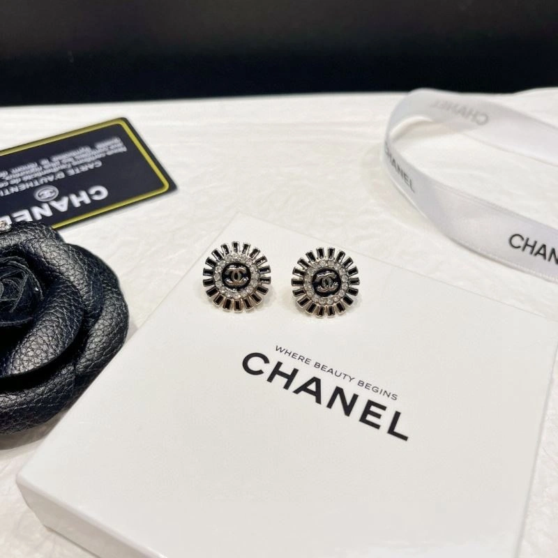 Chanel Earrings Sleek 231824