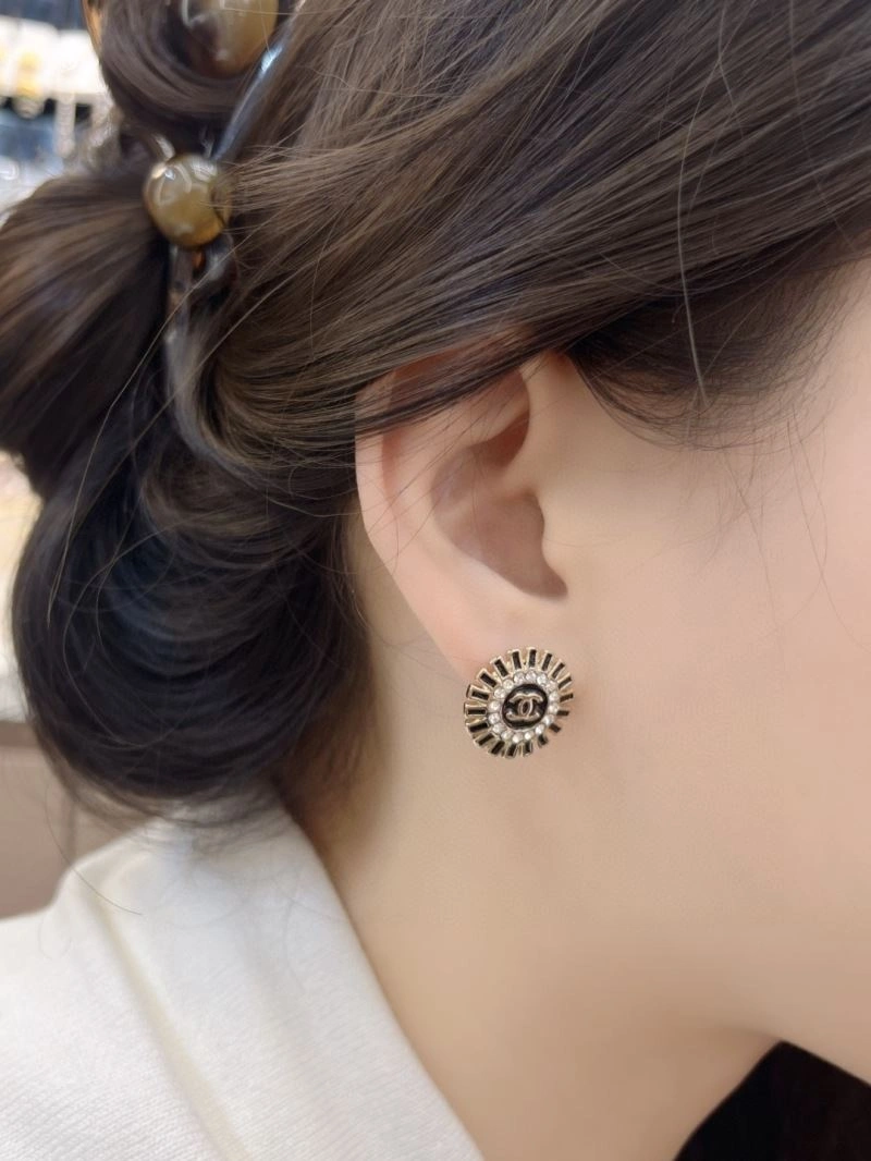 Chanel Earrings Sleek 231824