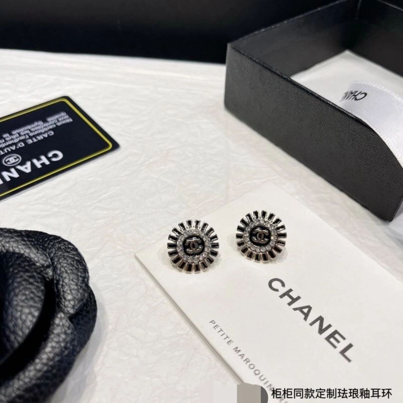 Chanel Earrings Sleek 231824