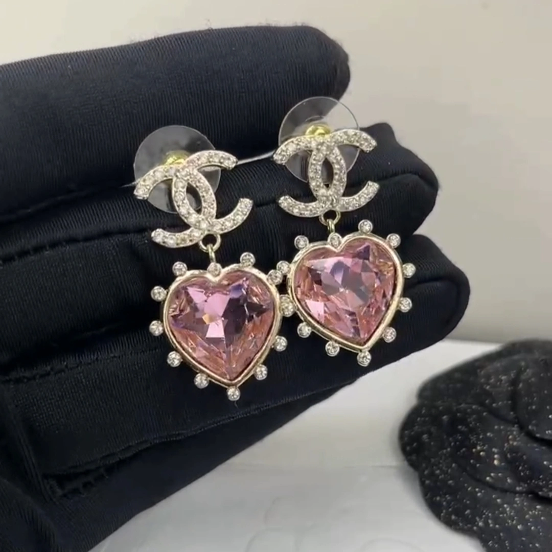 Minimalist Chanel Earrings 231825