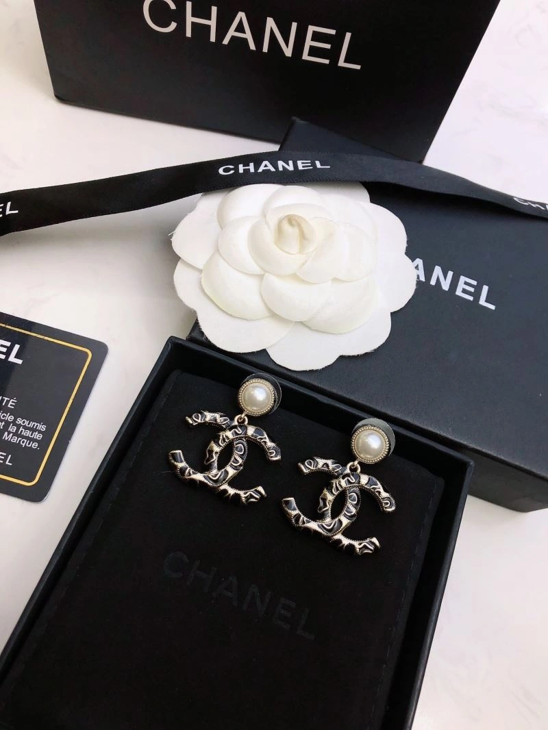 Sleek Chanel Earrings 231885