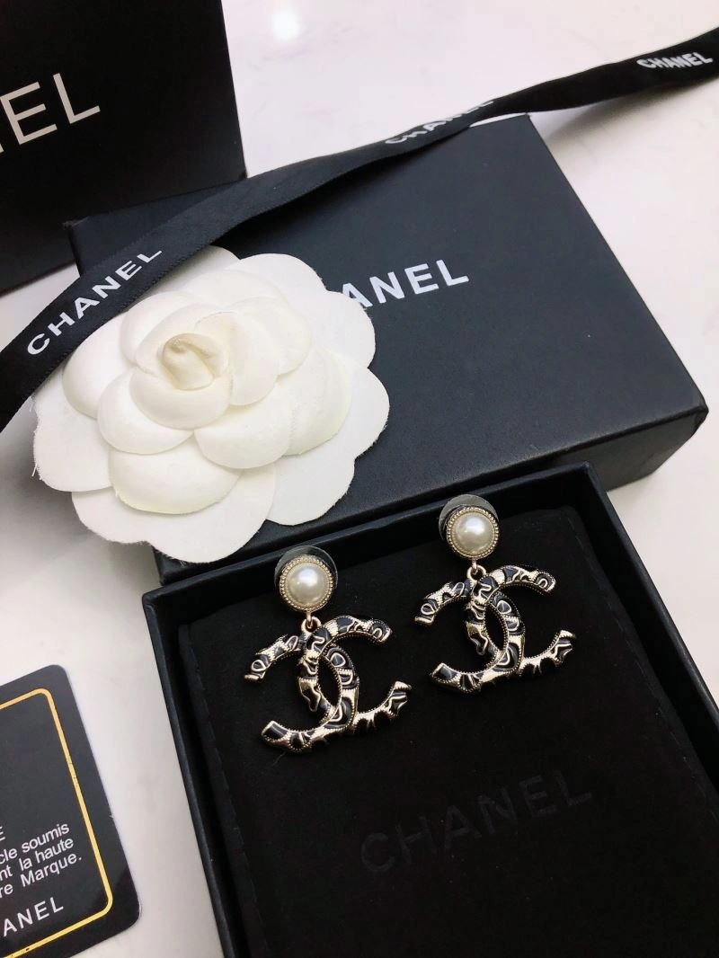 Sleek Chanel Earrings 231885