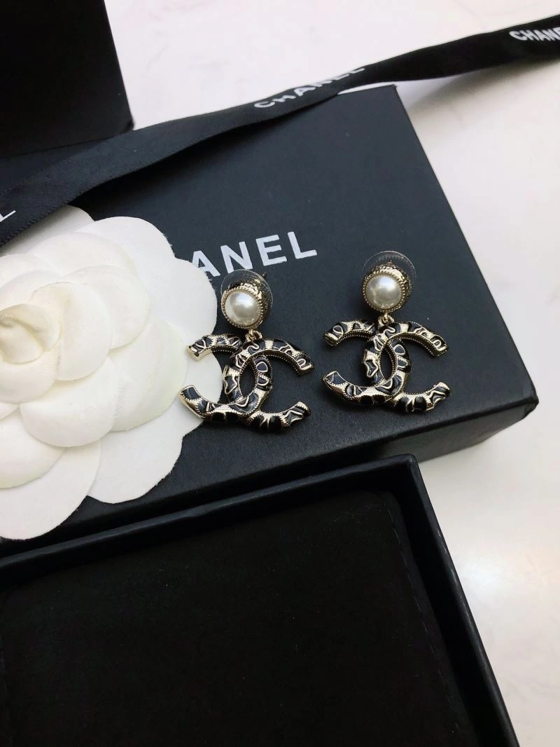 Sleek Chanel Earrings 231885