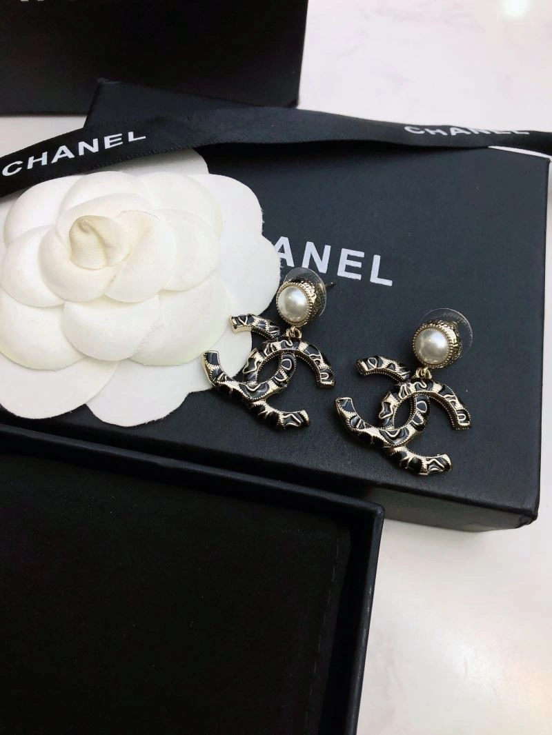 Sleek Chanel Earrings 231885