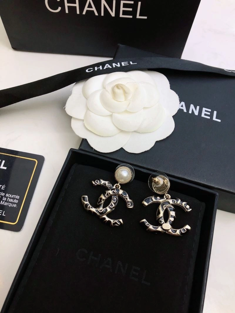 Sleek Chanel Earrings 231885