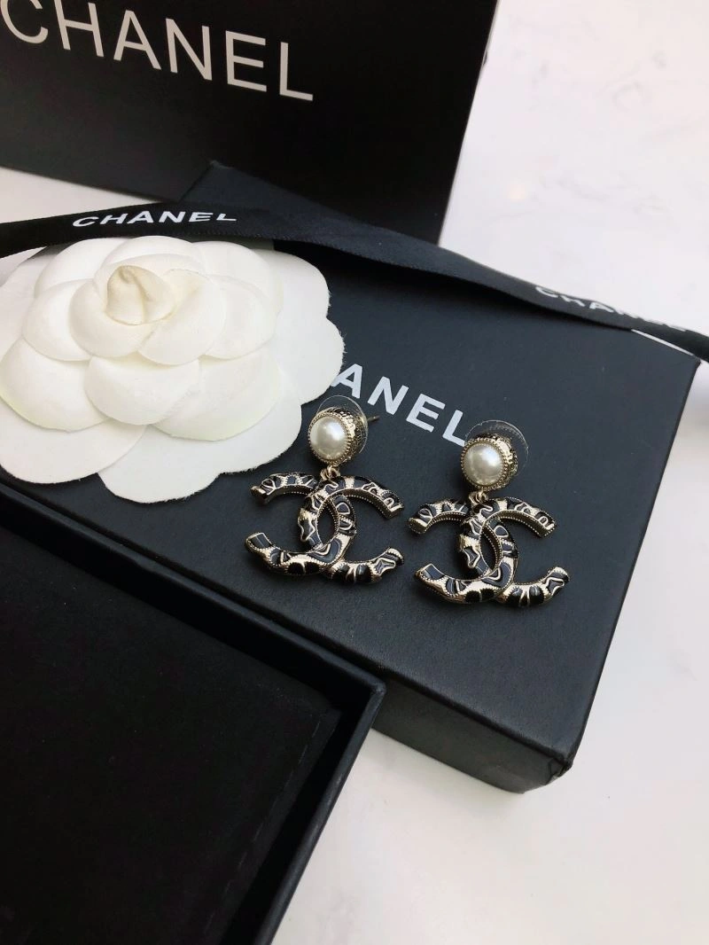 Sleek Chanel Earrings 231885