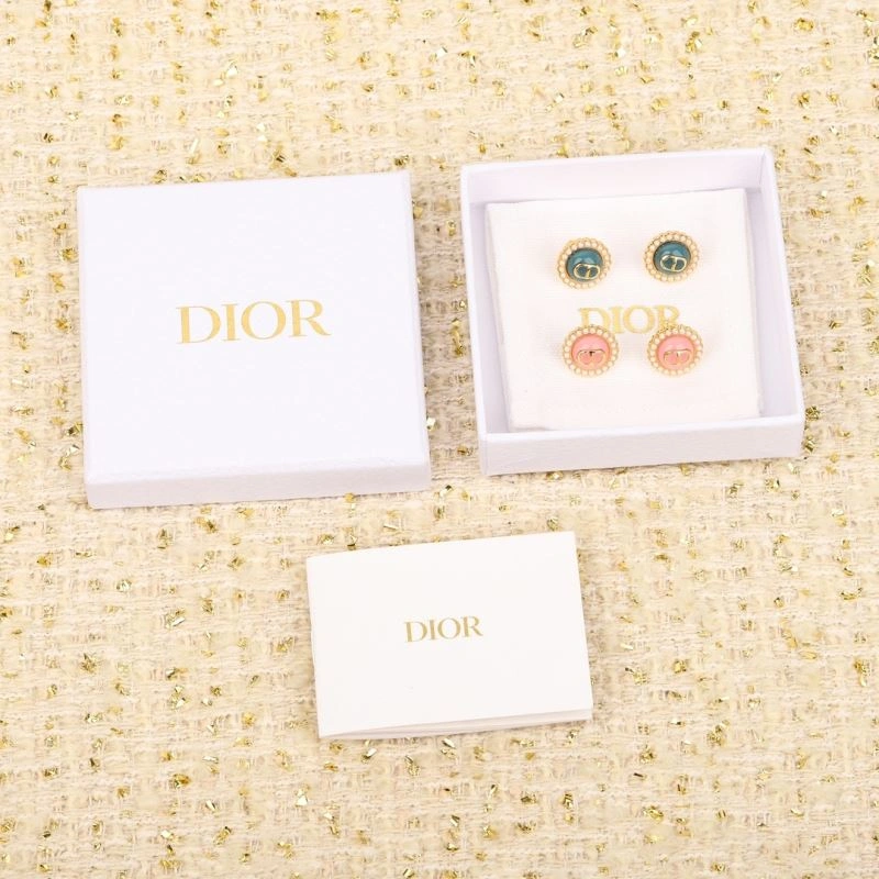 Sustainable Chanel Earrings 231811