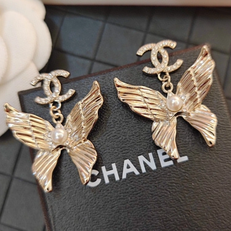 Sustainable Chanel Earrings 231882