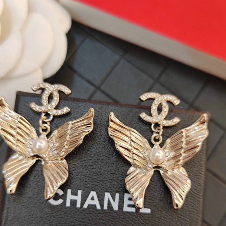Sustainable Chanel Earrings 231882