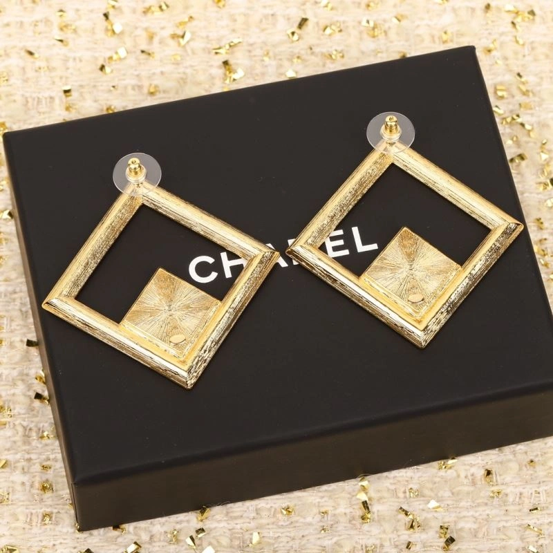 Elegant Chanel Earrings 231815