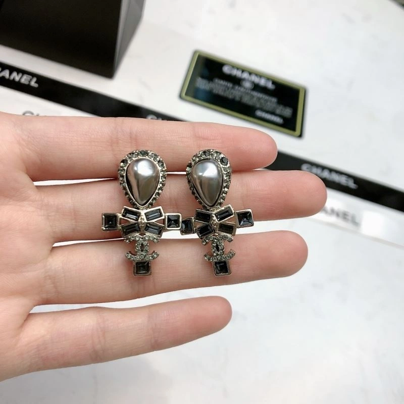 Chanel Earrings Sophisticated 231804