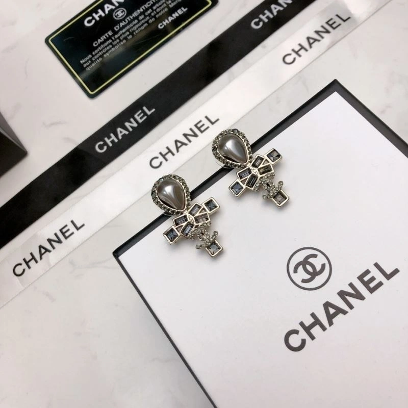 Chanel Earrings Sophisticated 231804