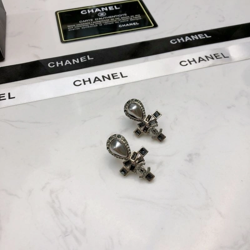 Chanel Earrings Sophisticated 231804