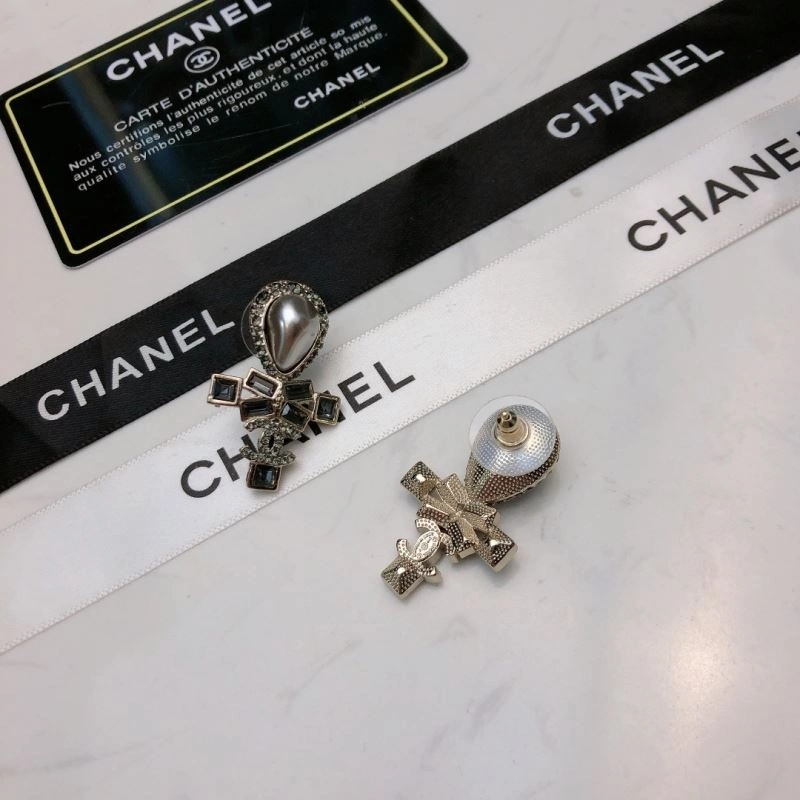 Chanel Earrings Sophisticated 231804