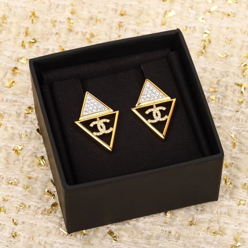 Chanel Earrings Lightweight 231806