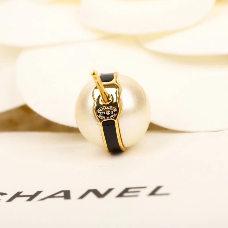 Chanel Earrings Reliable 231789