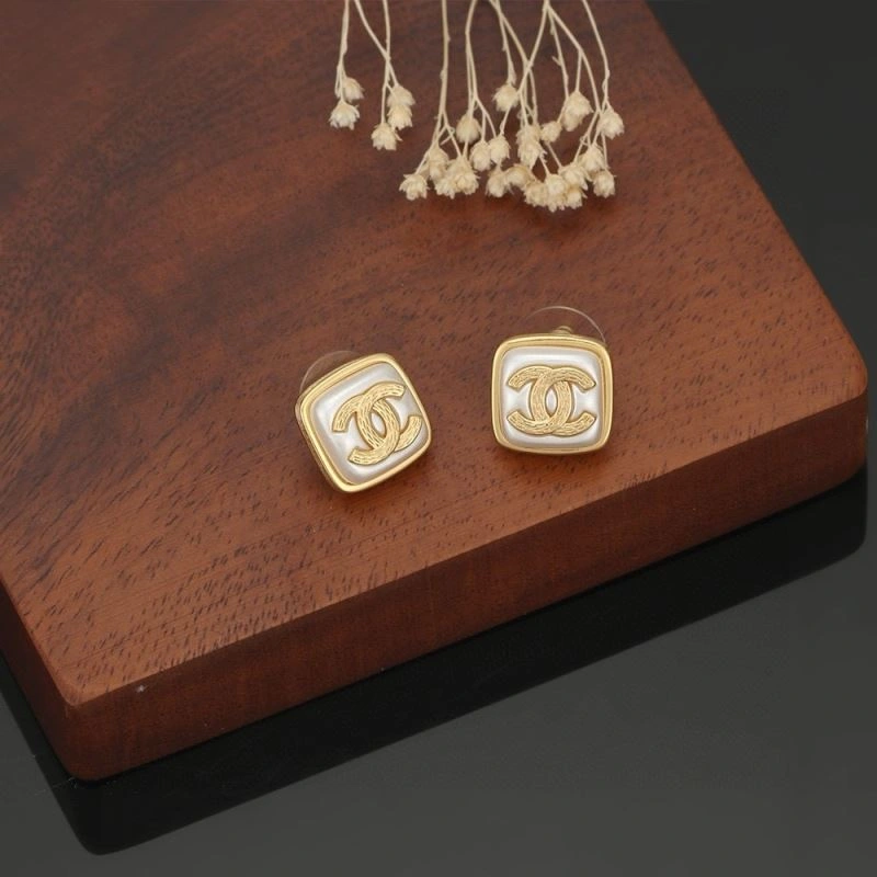 Supportive Chanel Earrings 231810