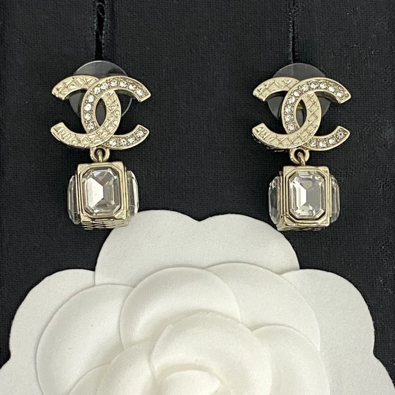 Chanel Earrings Supportive 231793