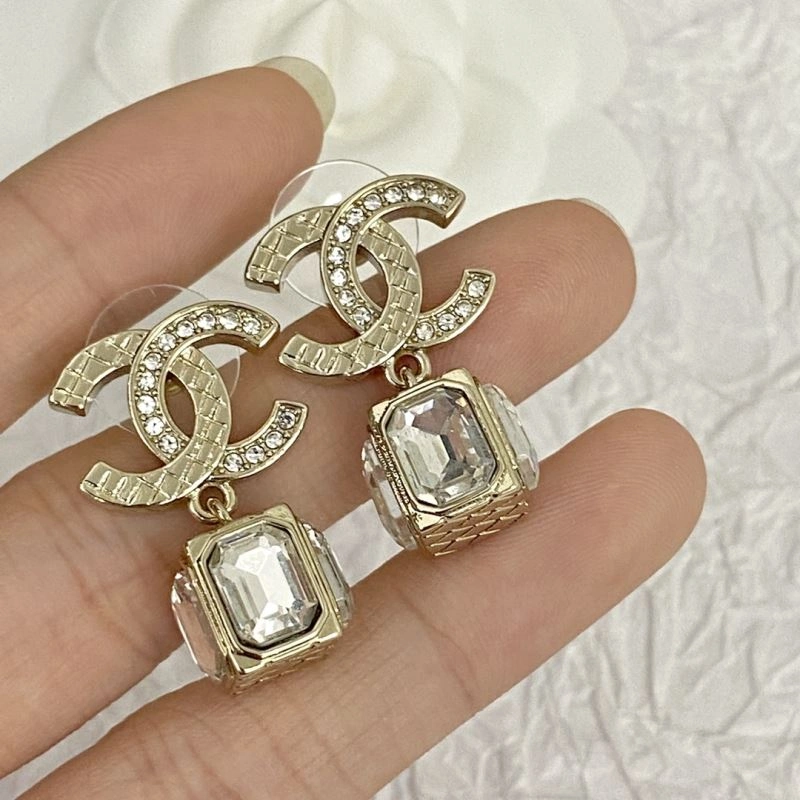 Chanel Earrings Supportive 231793