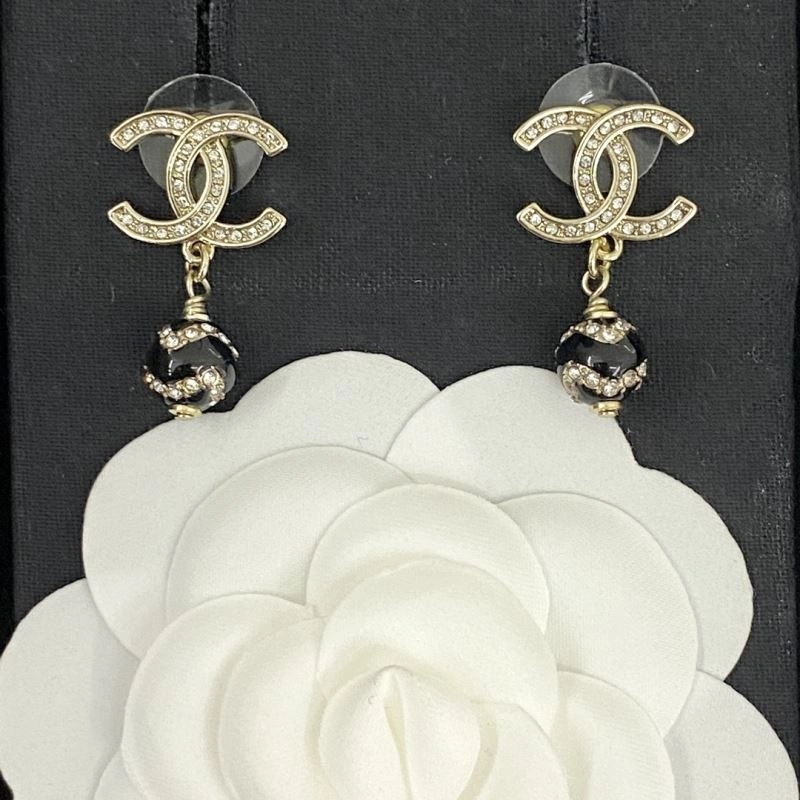 Sporty Chanel Earrings 231774