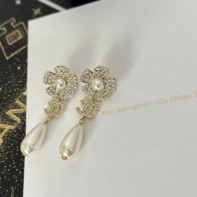 Chanel Earrings Trendy 231770