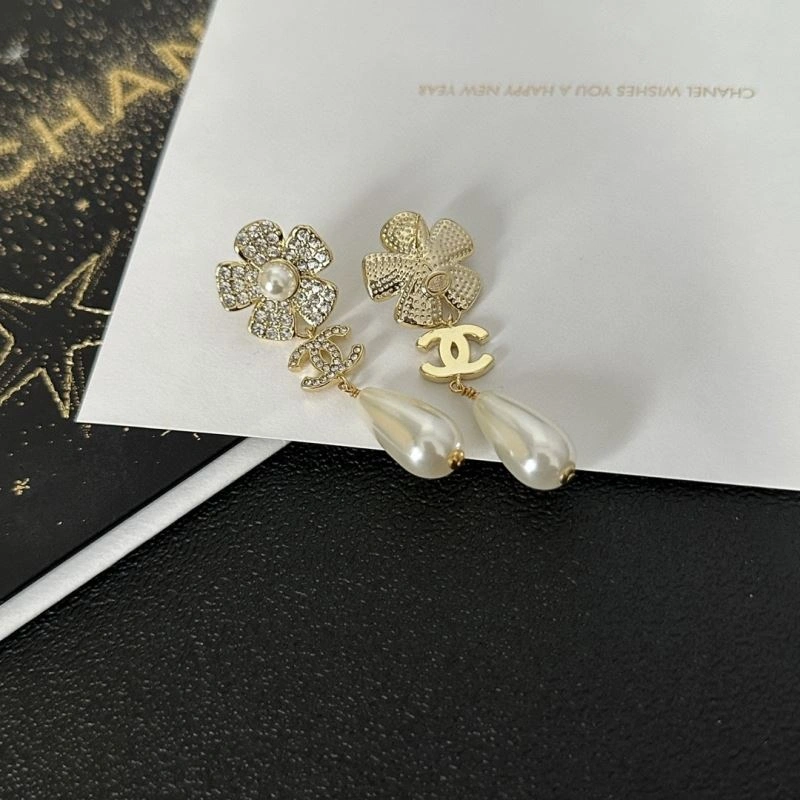 Chanel Earrings Trendy 231770