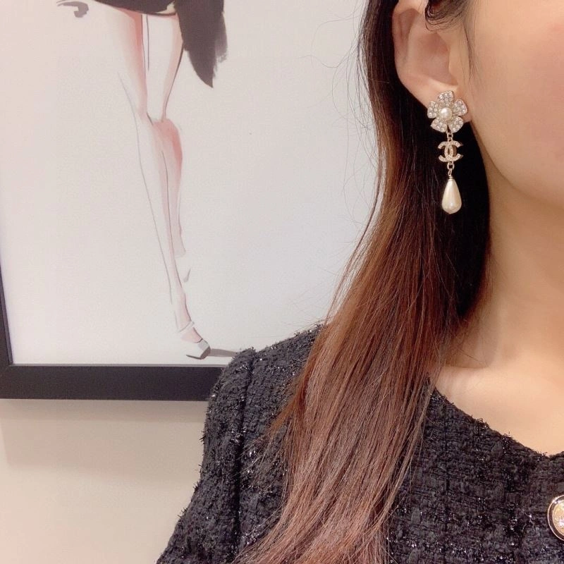 Chanel Earrings Trendy 231770