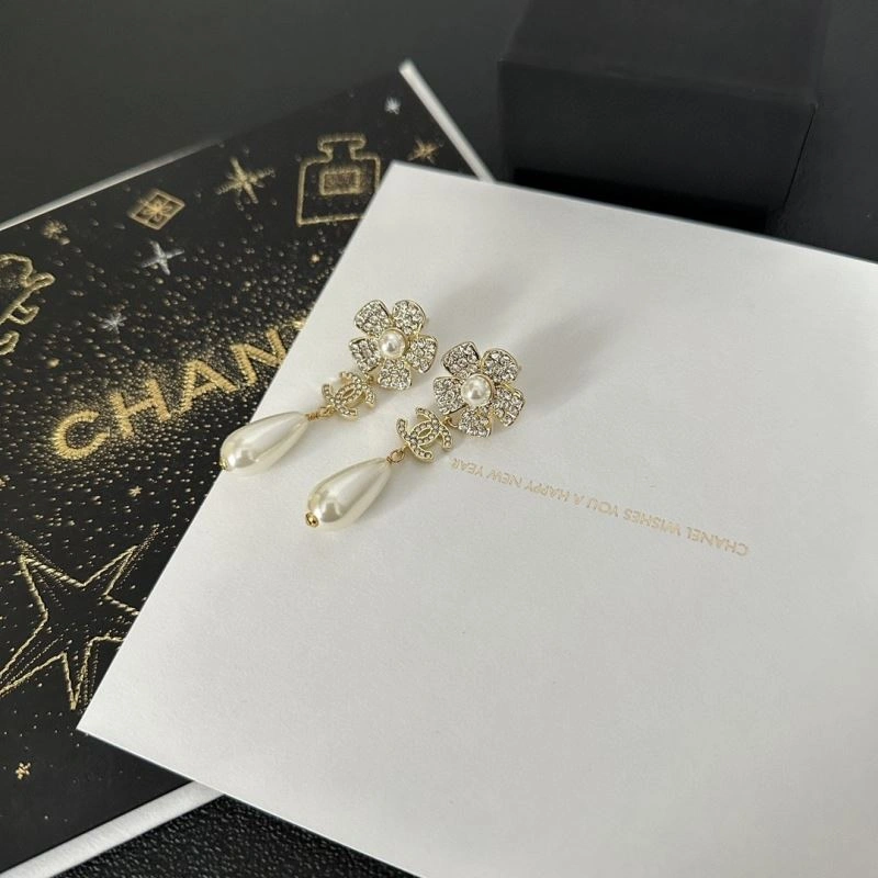 Chanel Earrings Trendy 231770