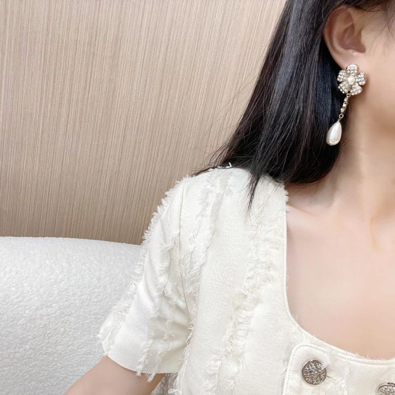 Chanel Earrings Trendy 231770