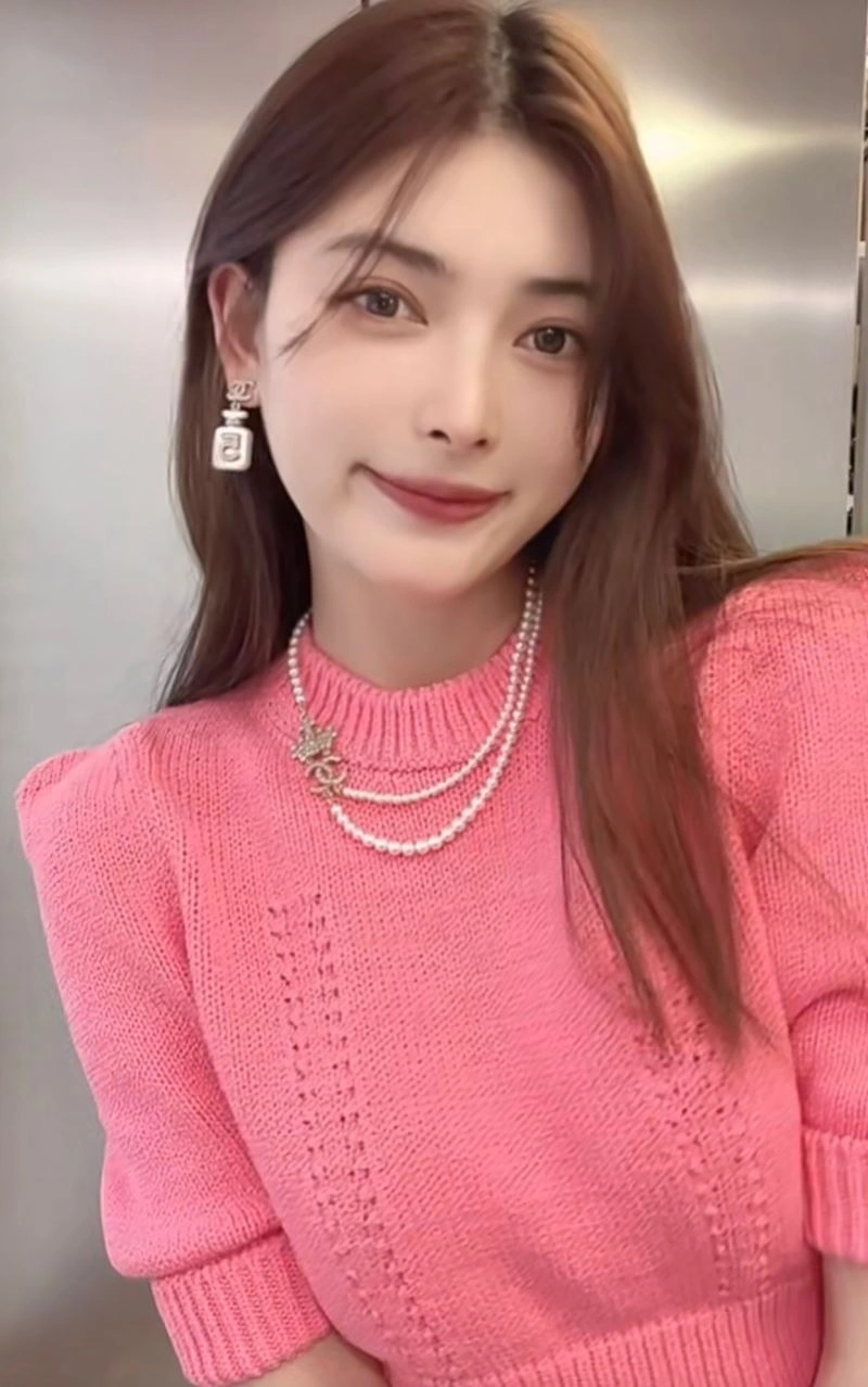Comfortable Chanel Earrings 231756