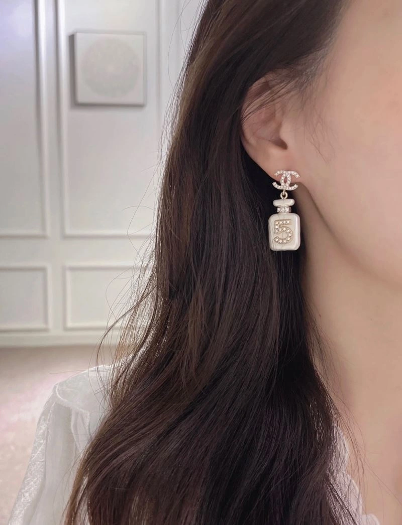 Comfortable Chanel Earrings 231756