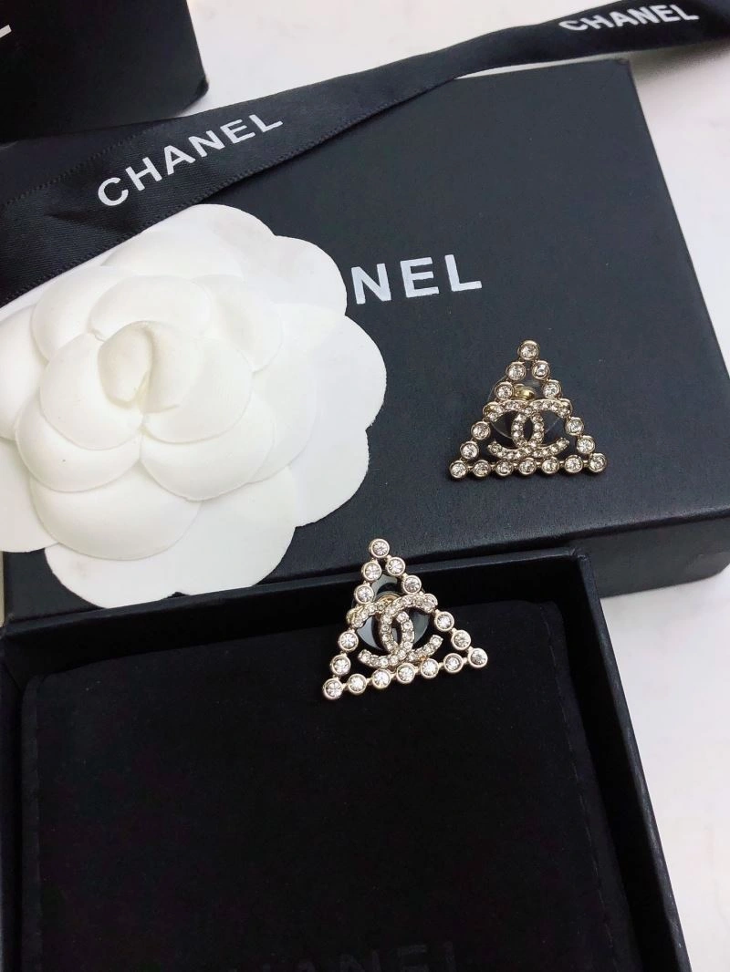 Supportive Chanel Earrings 231740
