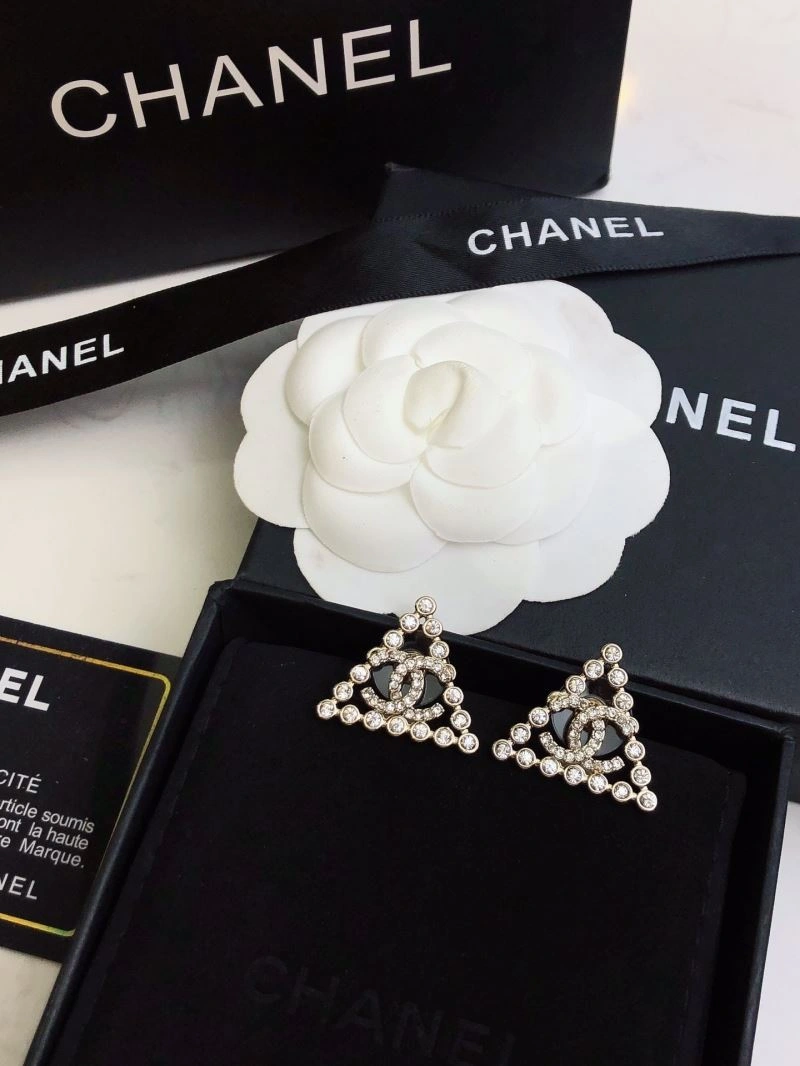 Supportive Chanel Earrings 231740