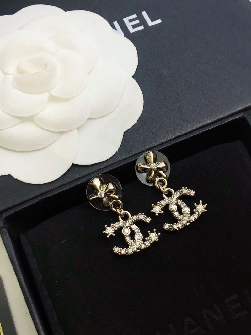 Chanel Earrings Sleek 231780