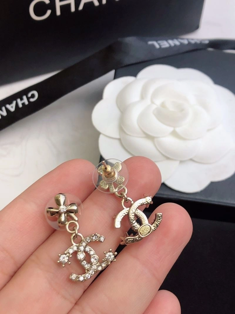 Chanel Earrings Sleek 231780