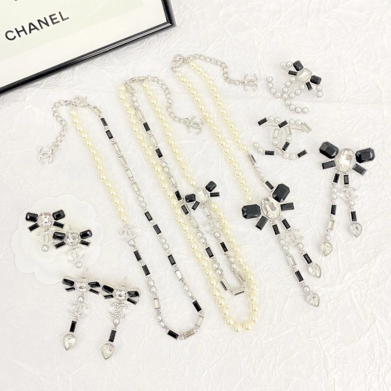 Chanel Earrings Stylish 231733