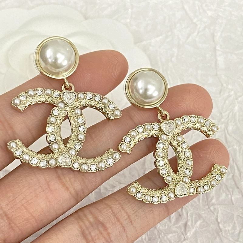 Minimalist Chanel Earrings 231724