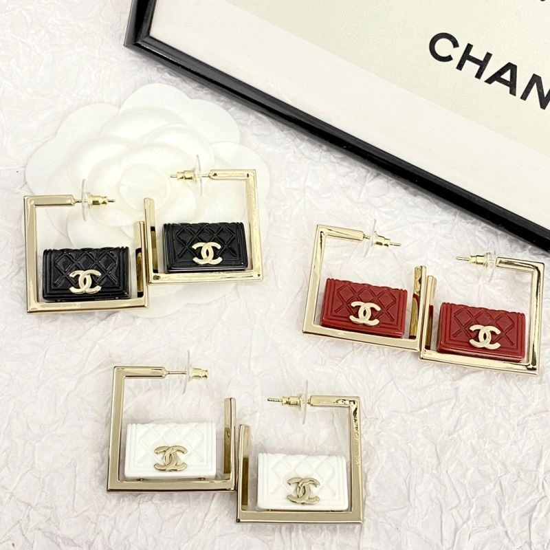 Chanel Earrings Lightweight 231747