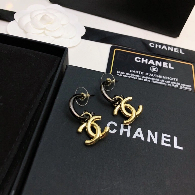 Effortless Chanel Earrings 231722