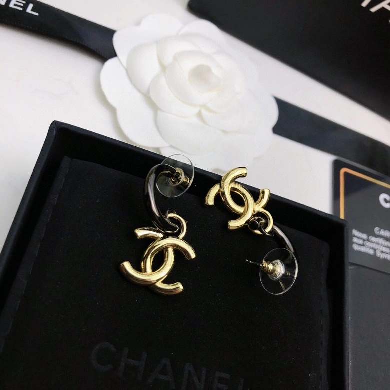 Effortless Chanel Earrings 231722