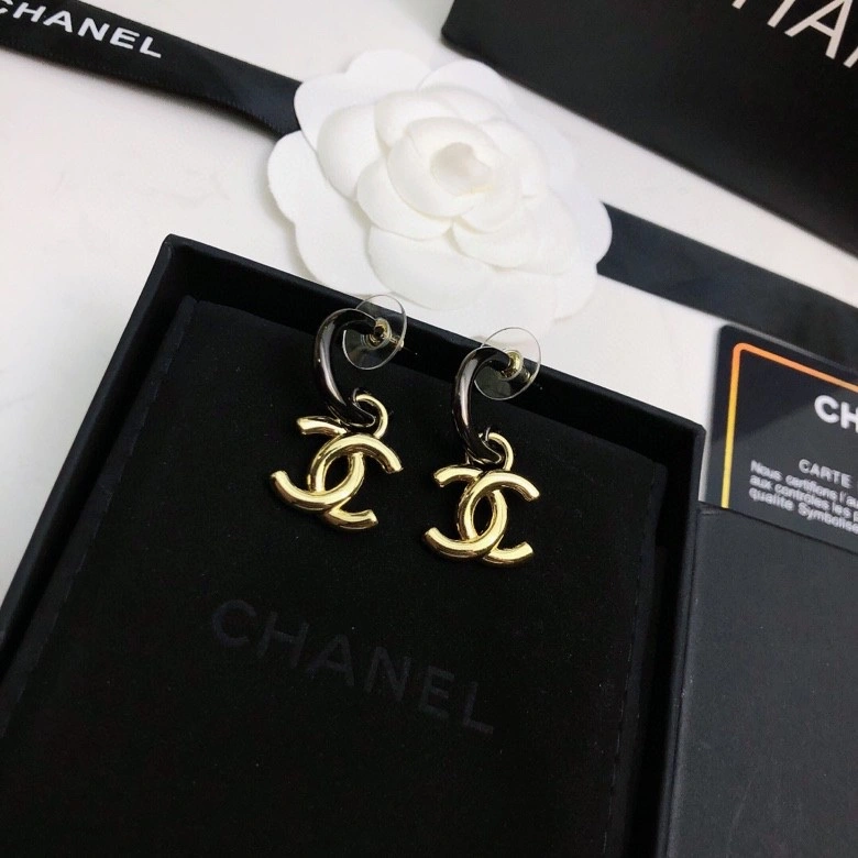 Effortless Chanel Earrings 231722