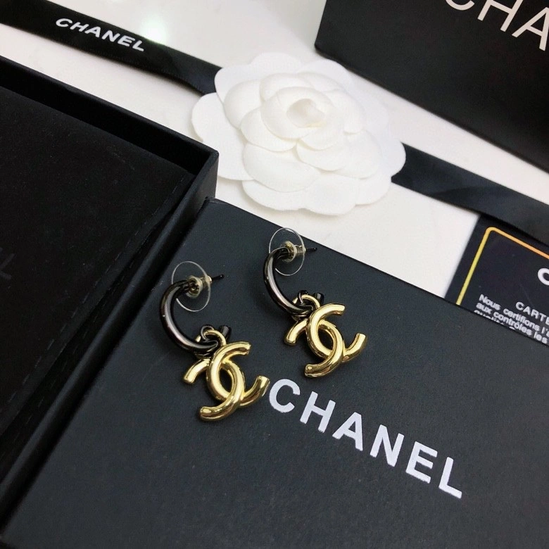 Effortless Chanel Earrings 231722