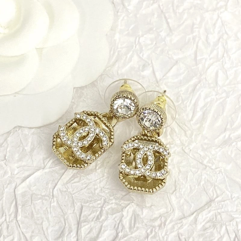 MoistureWicking Chanel Earrings 231720