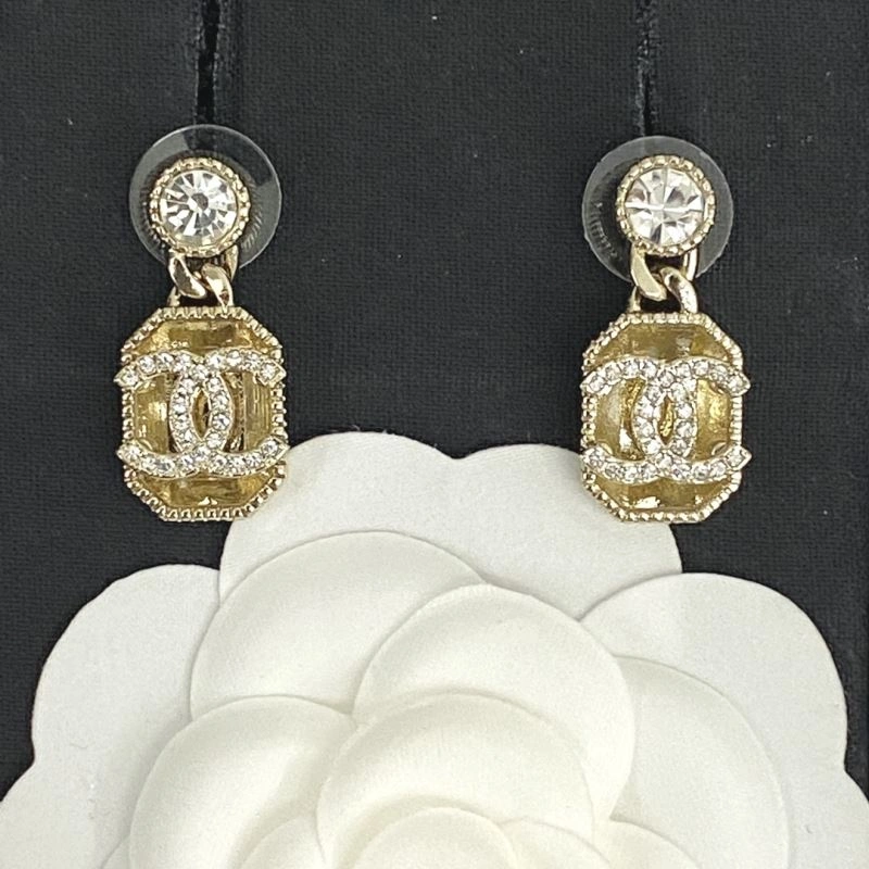 MoistureWicking Chanel Earrings 231720