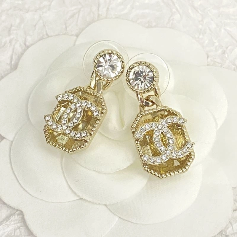 MoistureWicking Chanel Earrings 231720