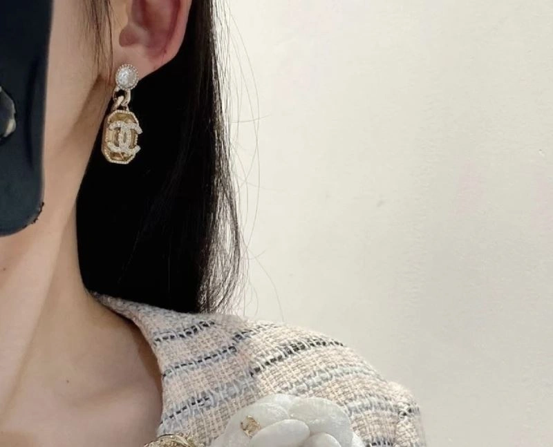 MoistureWicking Chanel Earrings 231720