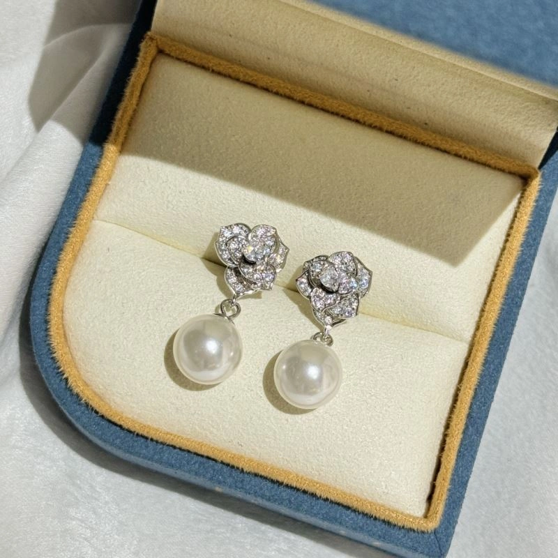 Chanel Earrings Neat 231773