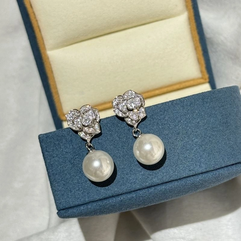 Chanel Earrings Neat 231773